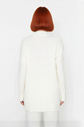 Kadın Ekru Rahat Kalıp Düz Desen Düğmeli Yaka Triko Kazak Sonbahar Kış Gardıropların Yıldızı