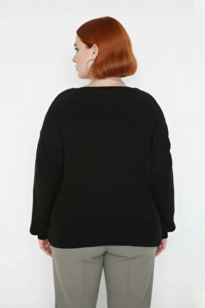 Kadın V Yaka Düz Desen Akrilik Triko Kazak Büyük Beden Kışlık Kombinlerin Rahat ve Şık Tamamlayıcısı