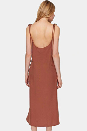 Askılı Midi Elbise Nefes Alan Polyester Kumaş Şık Shift Kesim Günlük Tarz Profesyonel Görünüm