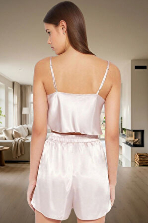 Yazlık Şortlu Pijama Takımı Saten Konfor Günlük Kullanım İçin Modern Stil Rahat Ve Şık