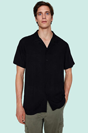 Erkek Apaş Yaka Kısa Kollu Regular Fit Viskoz Gömlek Şık ve Rahat Tasarım Günlük Kombinler