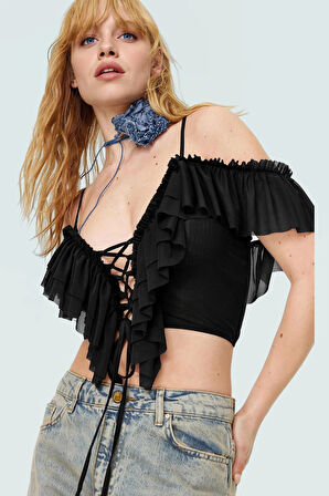 Basic Crop Bluz Regular Kalıp Örme Kumaş V Yaka Fırfırlı Detay Şık Görünüm