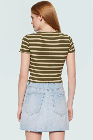 Viskoz Polyester Karışımlı Çizgili Crop Bluz Fitted Kalıp Kısa Kol Rahat Kullanım