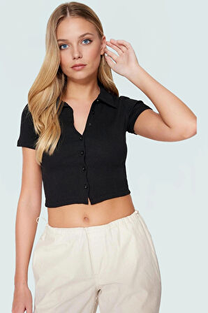 Pamuklu Polyester Örme Crop Bluz Polo Yaka Fitted Kısa Kollu Konforlu Kesim Trend Tasarım