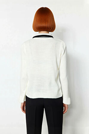 Kadın Akrilik Triko Kazak Polo Yaka Detaylı Renk Bloklu Uzun Kollu Kış Sezonu İçin Şık ve Rahat