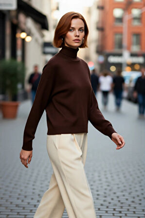 Kadın Basic Oversize Balıkçı Yaka Triko Kazak Standart Kol Rahatlığıyla Kış Sezonu Vazgeçilmezi