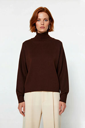 Kadın Basic Oversize Balıkçı Yaka Triko Kazak Standart Kol Rahatlığıyla Kış Sezonu Vazgeçilmezi