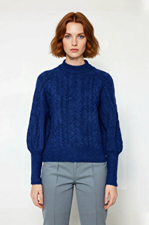 Kadın Regular Fit Yumuşak Dokulu Triko Kazak Balon Kol Dik Yaka Saç Örgü Kış Sezonu Şıklığı