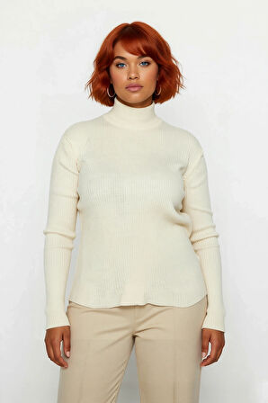 Kadın İnce Akrilik Triko Kazak Fitted Kalıp Dik Yaka Tasarımı İle Şık Günlük Kombinler İçin