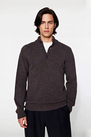 Erkek Gri Kalın Triko Düğmeli Dik Yaka Kazak Casual Ortamlar İçin Konforlu ve Şık Tasarım Kaliteli