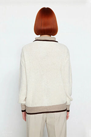 Kadınlar İçin Konforlu Ve Modern Regular Kalıp Dik Yaka Fermuarlı Renk Bloklu Triko Kazak Kışlık