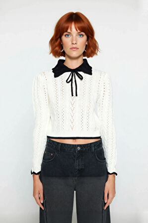 Kadın Ekru İnce Triko Kazak Ajurlu Desenli Polo Yaka Kurdele Fiyonklu Basic Crop Modeli Kaliteli