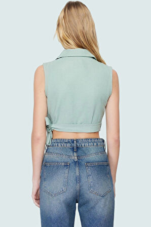 Bağlamalı Crop Bluz Dokuma Kumaştan Şık ve Rahat Bir Seçim Özel Tasarım Modern Stil