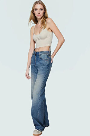 Bağlamalı Crop Bluz Dokuma Kumaştan Şık ve Rahat Bir Seçim Özel Tasarım Modern Stil