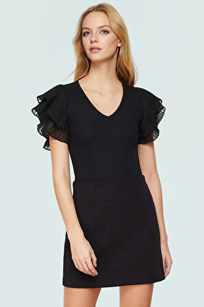 Polyester Örme Bluz Fitted V Yaka Tül Detaylı Kollar Design Koleksiyonu Trend Tasarım