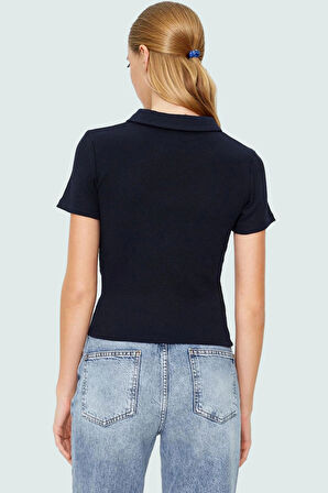 Fitted Vücut Oturan Fermuarlı Polo Yaka Kısa Kollu Bluz %70 Polyester Rahat Ve Şık