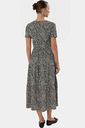 Rahat ve Şık Kadın Elbisesi Çiçekli Desen Skater Kalıp 120cm Boy Mükemmel Uyum