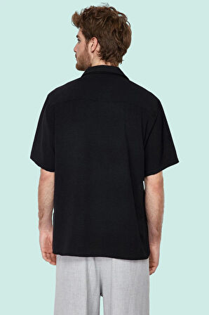 Erkek Yazlık Kısa Kollu Gömlek; Apaş Yaka; Oversize; Beyaz; Günlük Stil Yaz Aylarının Vazgeçilmezi