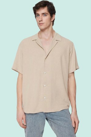 Erkek Yazlık Kısa Kollu Gömlek; Apaş Yaka; Oversize; Beyaz; Günlük Stil Yaz Aylarının Vazgeçilmezi
