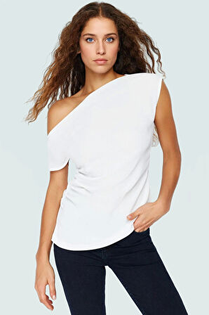 Yazlık Bluz Şık Kayık Yaka Tek Kol Krep Dokuma Görünüm Modern Stil