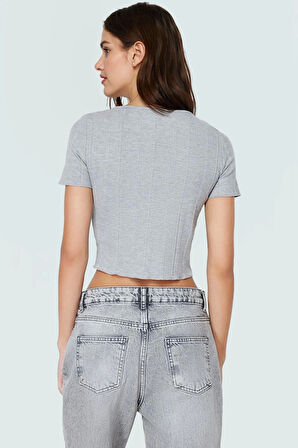 Yazlık Crop Bluz 96%Polyester 4%Elastan Havuz Yaka Fitted Kalıp Mükemmel Uyum