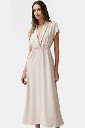 A line Kruvaze Yaka Kısa Kollu Aerobin Elbise Şıklık ve Konfor Bir Arada Seçkin Malzeme