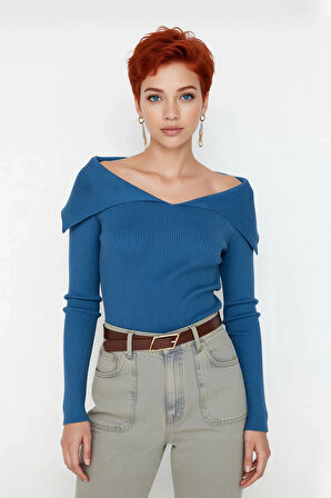 Kadın Modern Fitted Triko Bluz Devrik Carmen Yaka İnce Fitilli Dokuma Uzun Kol Crop Tasarım