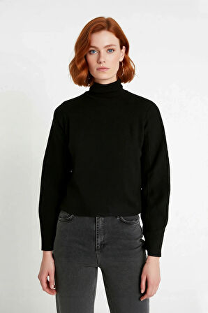 Kadın Basic Oversize Balıkçı Yaka Triko Kazak Standart Kol Rahatlığıyla Kış Sezonu Vazgeçilmezi