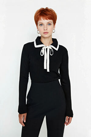 Kadın Akrilik Triko Kazak Polo Yaka Detaylı Renk Bloklu Uzun Kollu Kış Sezonu İçin Şık ve Rahat