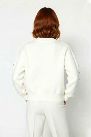 Kadınlar İçin Konforlu Gri Triko Kazak Düşük Kol ve Dik Yaka Tasarımı Düğmeli Kışlık Regular Kalıp