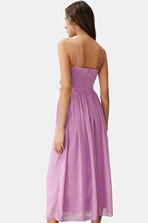 Astarlı Şifon Maxi Elbise Feminen V Yaka Çiçekli Desen Rahat Kalıp Konforlu Kesim Trend Tasarım