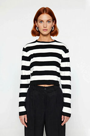 Kadın Uzun Kol Bisiklet Yaka Çizgili Crop Triko Kazak Günlük Şıklık ve Konfor Sunan Model Kaliteli