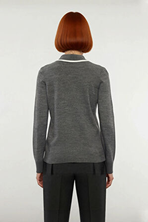 Kadın Akrilik Triko Kazak Polo Yaka Detaylı Renk Bloklu Uzun Kollu Kış Sezonu İçin Şık ve Rahat