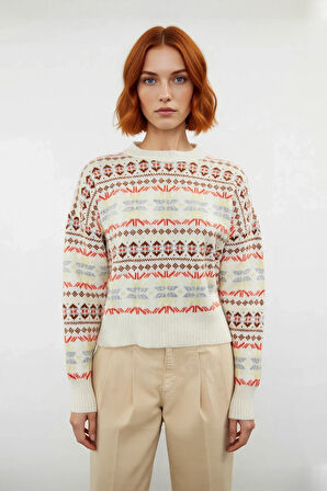 Kadın Oversize Bisiklet Yaka Etnik Desen Triko Kazak Düşük Kol Detayıyla Şık Kış Kombinleri