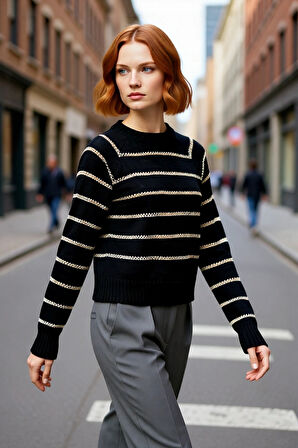 Kadın Oversize Reglan Kol Lacivert Çizgili Triko Kazak Modası Kış Mevsimine Özel Şıklık Kaliteli