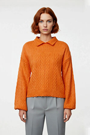 Kadın Basic Siluet Regular Boy Akrilik Saç Örgü Desenli Polo Yaka Uzun Düşük Kol Triko Kazak