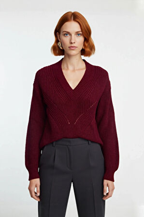 Kadın Akrilik Regular Kalıp Triko Kazak V Yaka Ajurlu Düşük Kol Kışın Günlük Kullanım İçin İdeal.