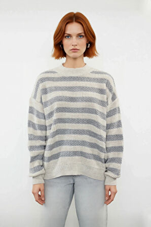 Kadın Oversize Kesim Bej Gri Çizgili Bisiklet Yaka Akrilik Triko Kazak Kışlık Konforu Kaliteli