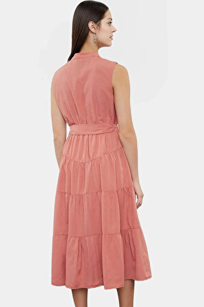 Dokuma Kumaş Midi Elbise V Yaka Çiçek Nakışlı Skater Kesim Şık Görünüm