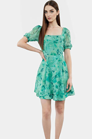 Yazlık Kadın Mini Elbise Polyester Şifon Dokuma Astarlı Şık Görünüm Özenle Seçilmiş Modern Stil