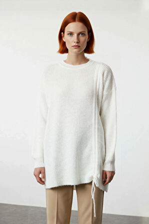 Kadın Uzun Kol Kışlık Ekru Selanik Örgü Triko Kazak Düşük Omuz Asimetrik Büzgü Detayı Kaliteli