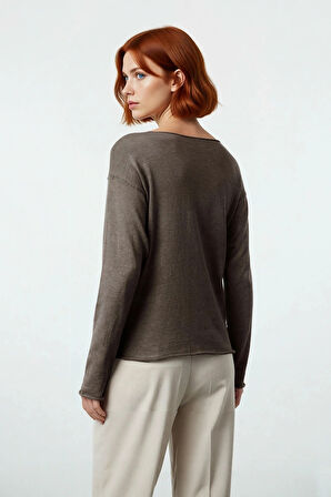 Kadın Casual Kayık Yaka Uzun Kollu Regular Kalıp Triko Kazak Rahatlığı ve Modern Şıklığı Buluşturan