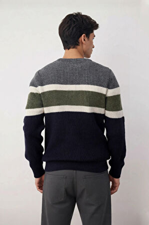 Erkek Casual Ortamlar İçin Fitted Kalıp Kalın Kışlık Bisiklet Yaka Triko Kazak Modeli. Kaliteli