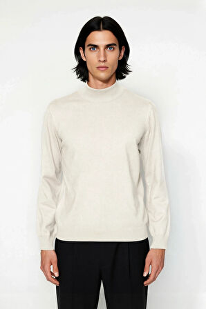 Erkek Basic Regular Fit Dik Yaka Triko Kazak Orta Kalınlıkta Yumuşak Dokusuyla Şıklık Sunar