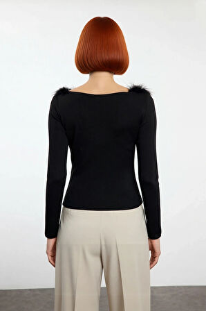 Kadın Fitted Kayık Yaka Tüylü Detay Triko Kazak Uzun Kollu İnce Dokulu Kış Modası Sunar Kaliteli