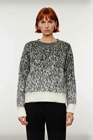 Kadın Konforlu Regular Kalıp Bisiklet Yaka Desenli Triko Kazak Soğuk Günler İçin Göz Alıcı Tasarım