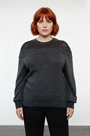 Kadın Zarif Antrasit Bisiklet Yaka Triko Kazak Saç Örgü Tül Omuz Detaylı Kış Stilinde Rahat ve Şık