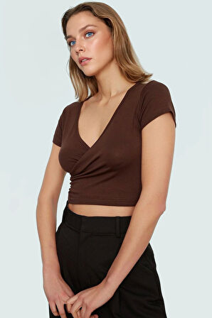 Rahat ve Şık Viskoz Bluz Kruvaze Crop V Yaka Fitted Modern Stil Konforlu Kesim