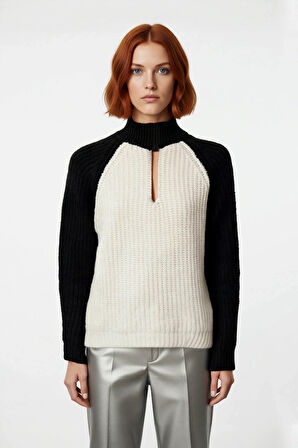 Kadınlara Özel Oversize Kesim Fermuarlı Dik Yaka Selanik Dokulu Renk Bloklu Triko Kazak. Kaliteli