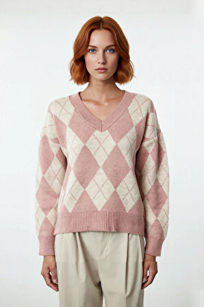 Kadın Ekru Gri Baklava Desen V Yaka Oversize Triko Kazak Kış Sezonu Günlük Stilinize Sıcak Dokunuş